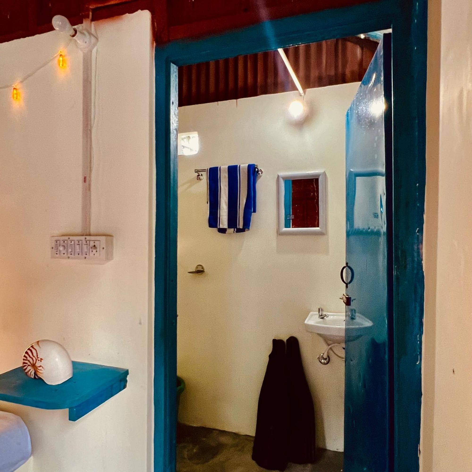 Blue Sea Restaurant & Bungalows Sitapur Ngoại thất bức ảnh